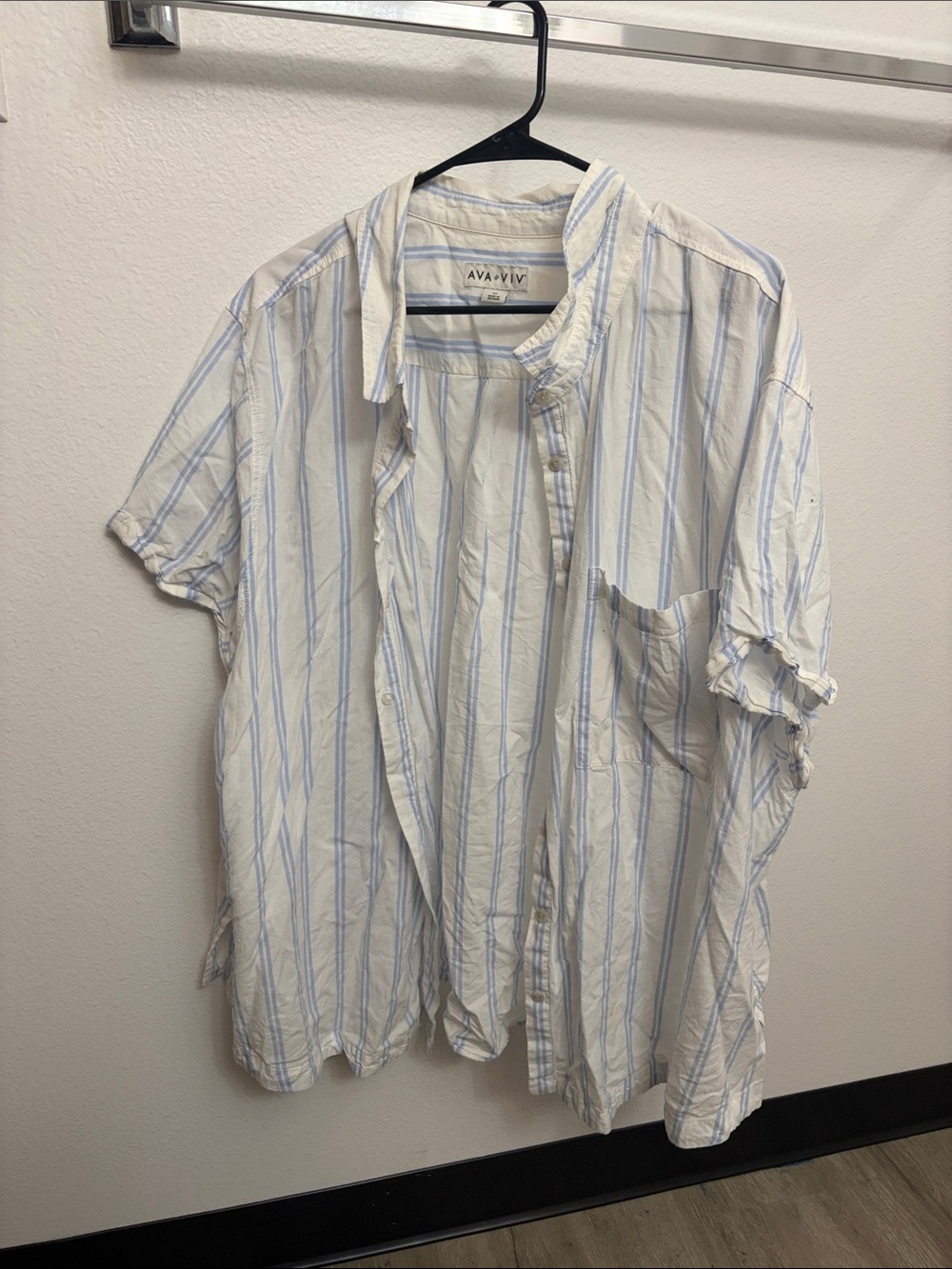 Ava & Viv Men's White Shirt with Light Blue Stripes